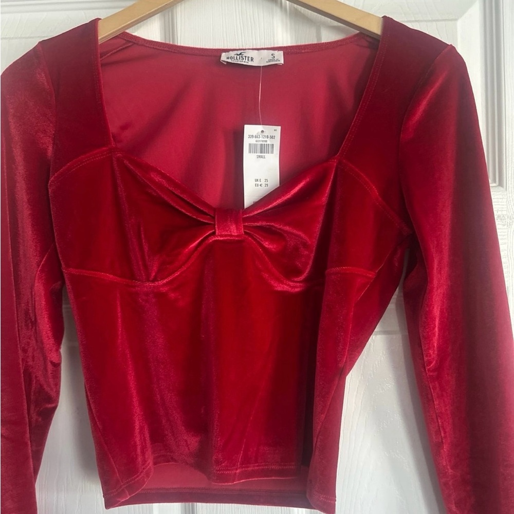 Hollister red top
